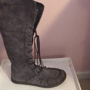 UGG Lace Up Moccasin Boots Size 9.5